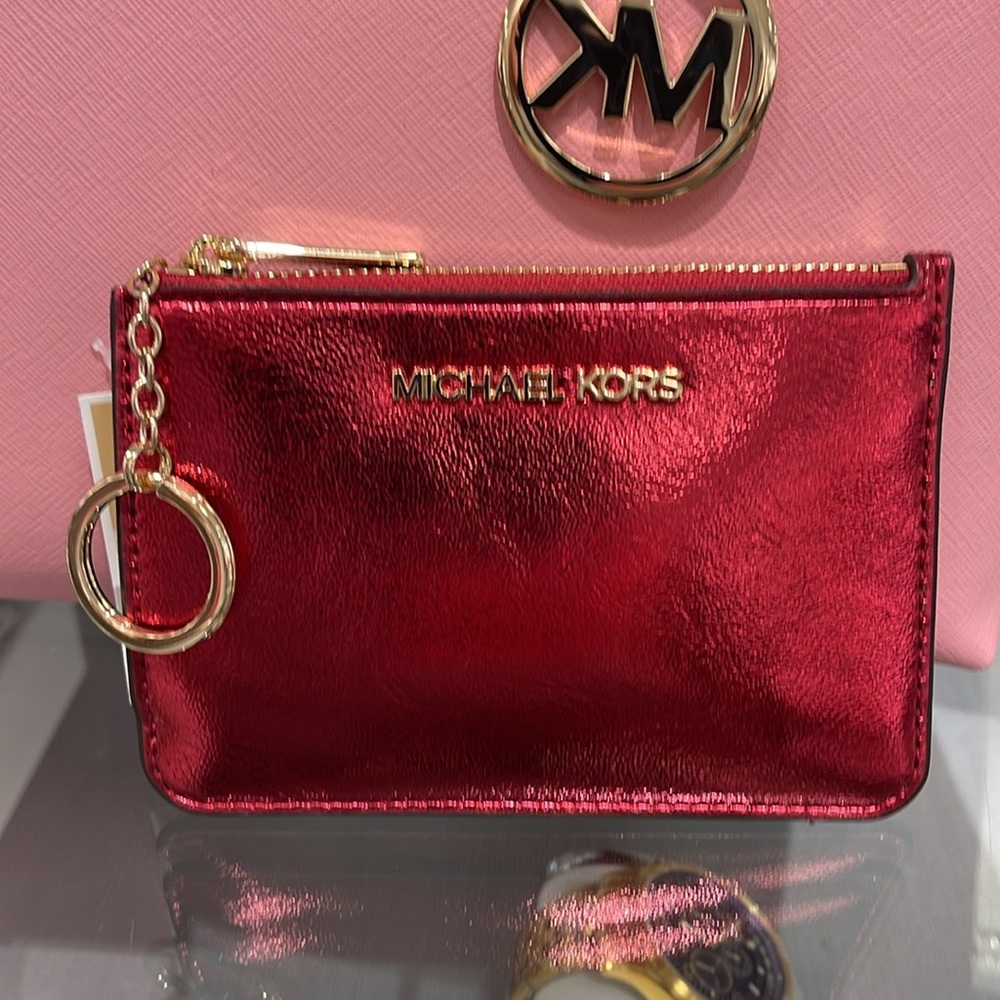 MICHAEL KORS
Jet Set Travel Small Top Zip Coin Pouch With ID Keychain
Crimsn
NWT - Picture 4 of 16